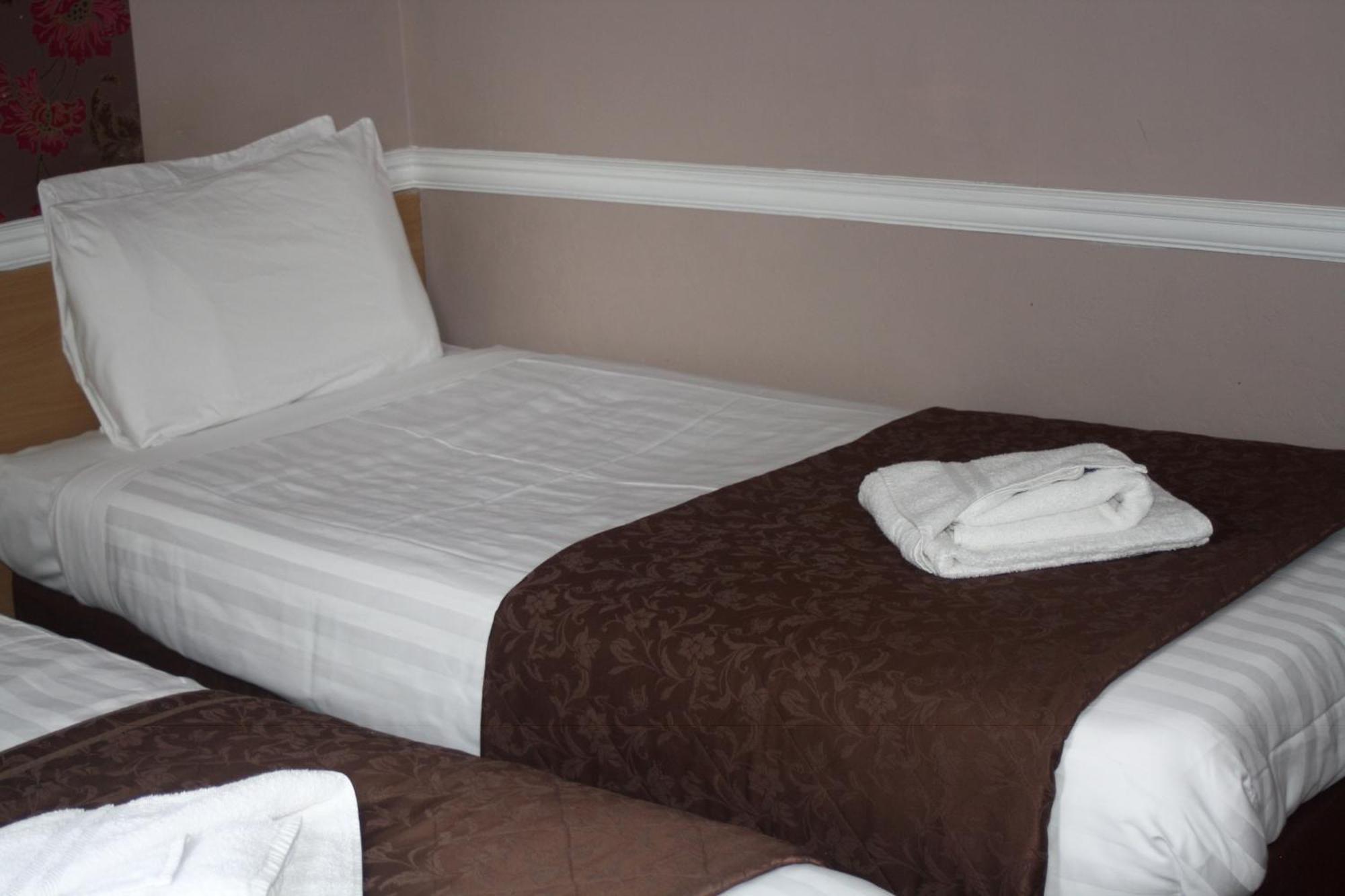 The Bath Hotel Reading Exterior photo