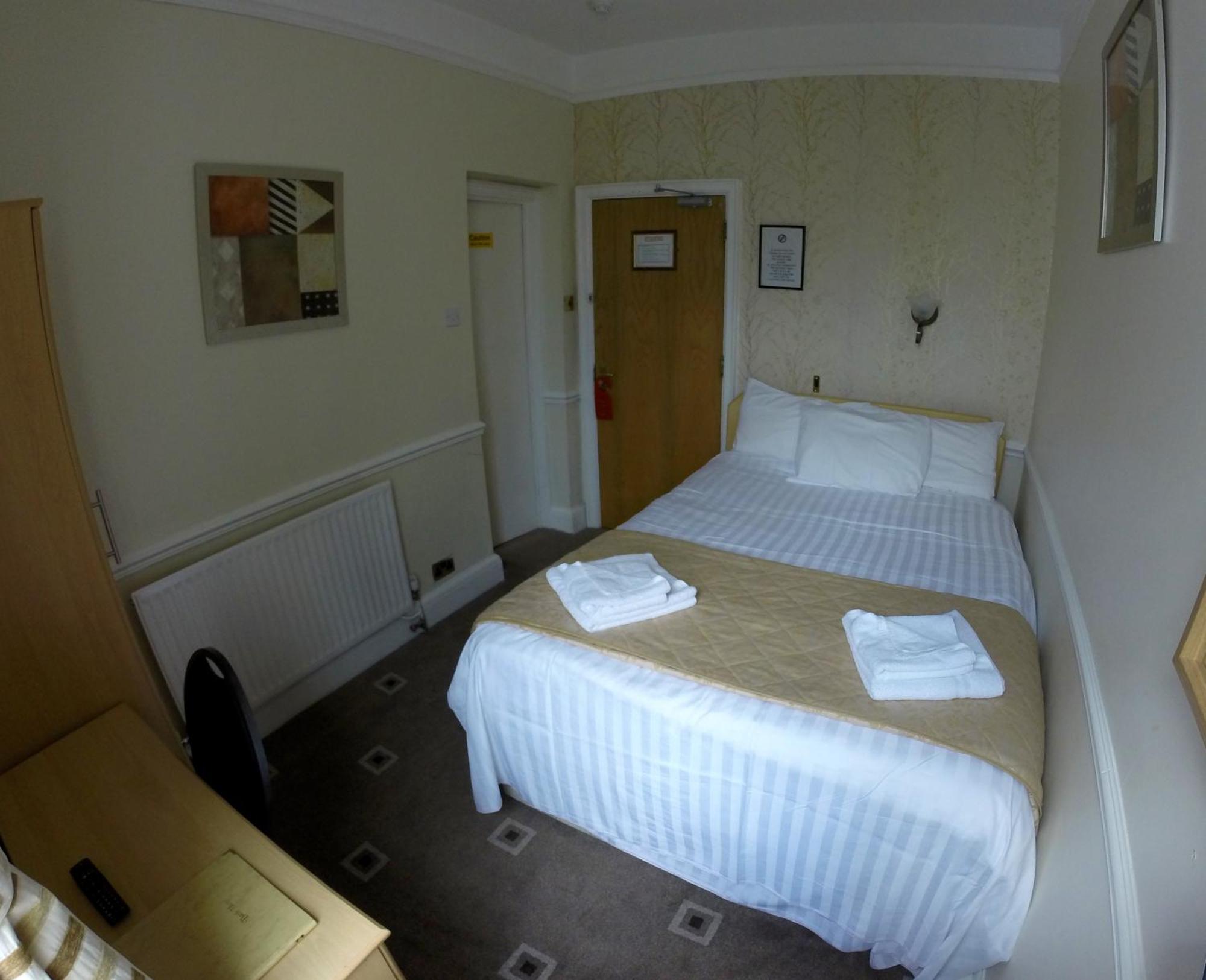 The Bath Hotel Reading Exterior photo