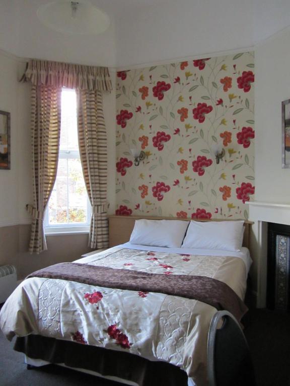 The Bath Hotel Reading Room photo